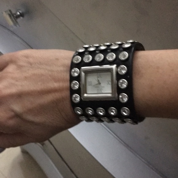 Betsy Johnson. Black leather studded watch . - Picture 4 of 5